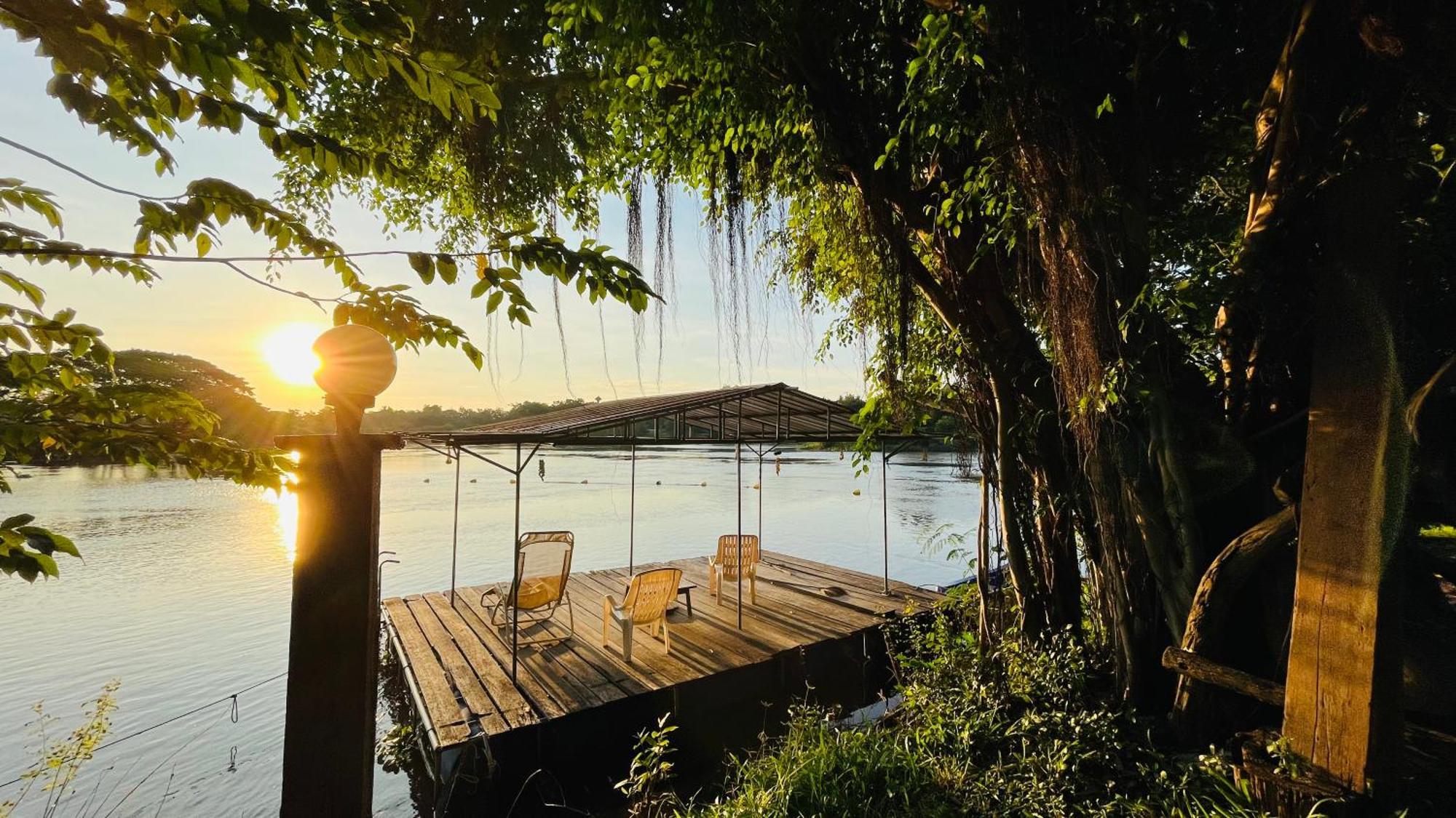 Moon River Resort Phimai Экстерьер фото