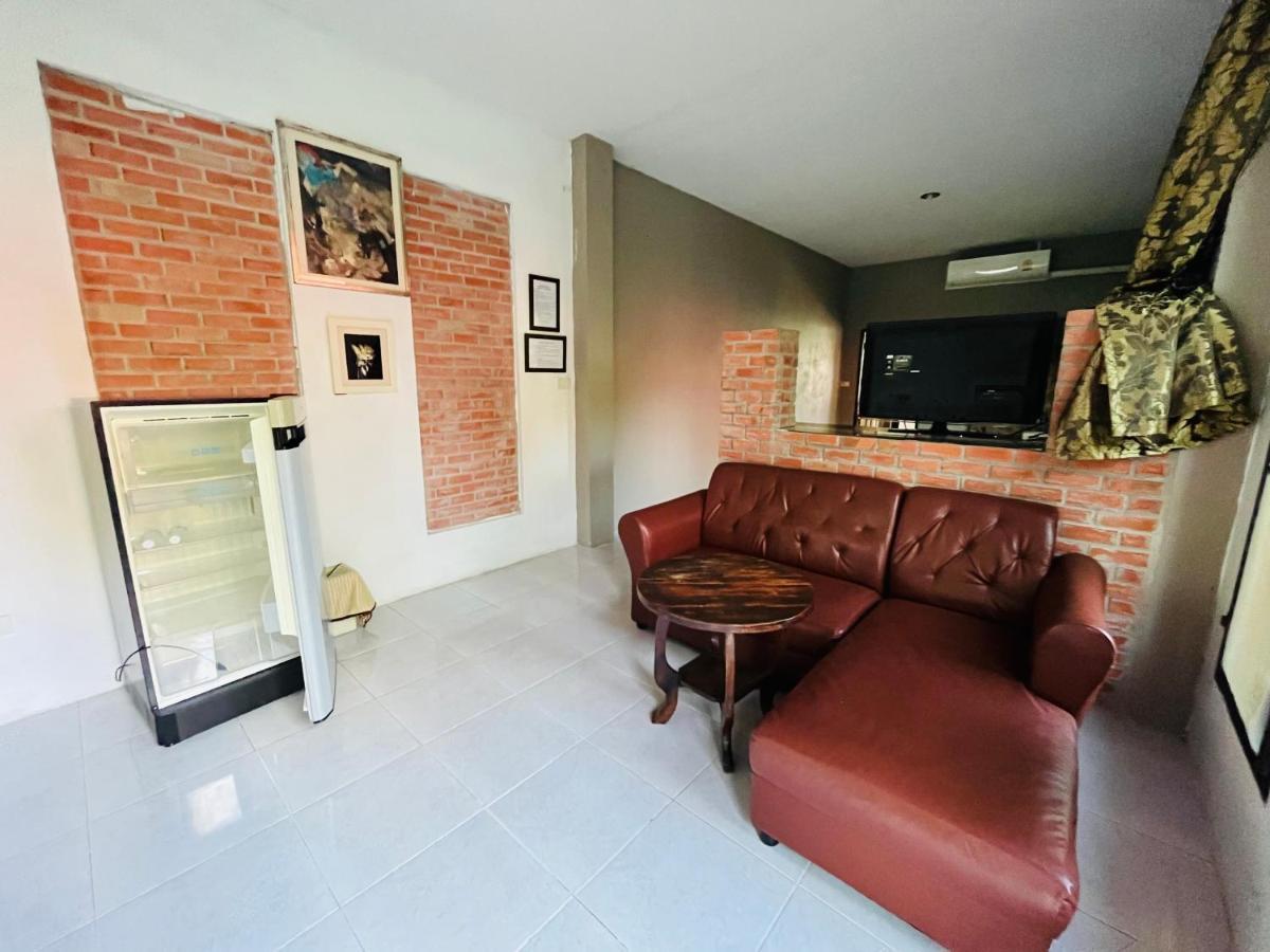 Moon River Resort Phimai Экстерьер фото