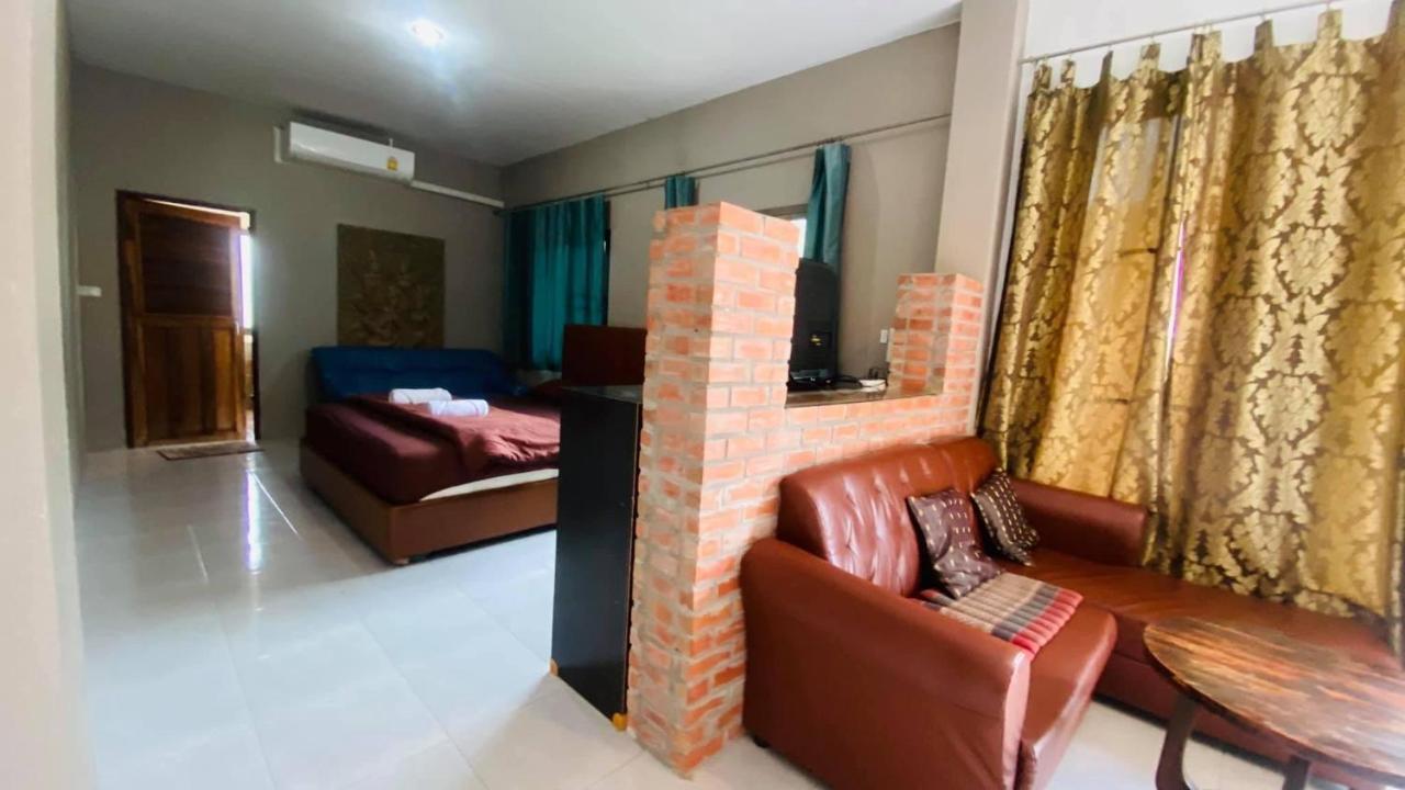 Moon River Resort Phimai Экстерьер фото
